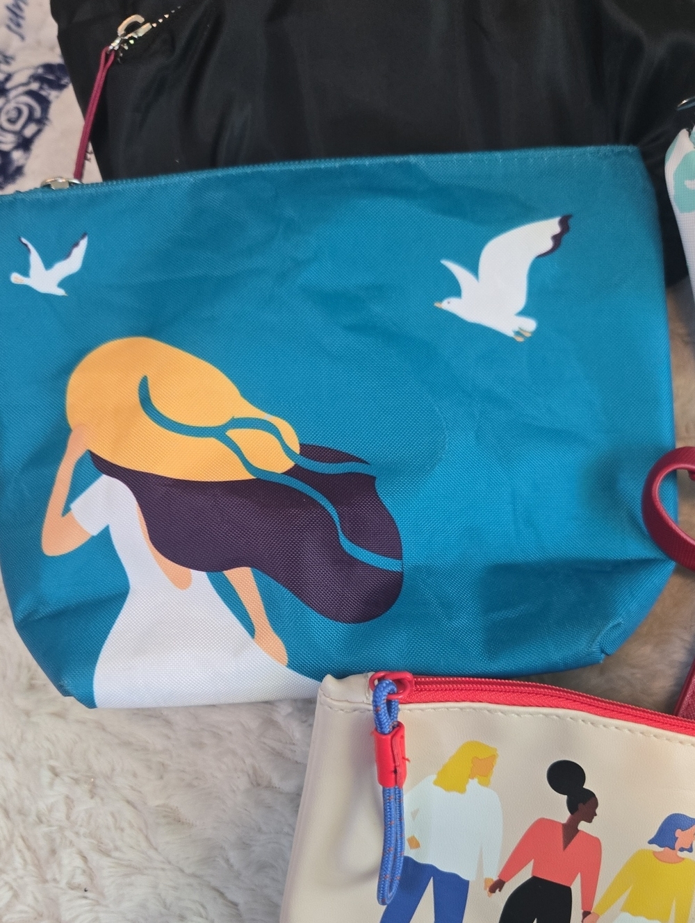 5 Women’s Makeup Bags - Picture 3 of 5